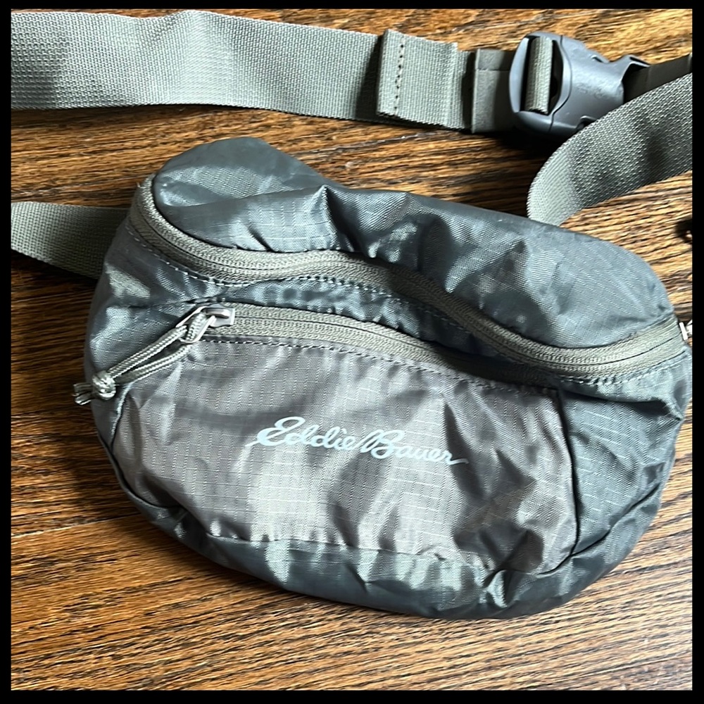 NWT Eddie Bauer Fanny Waist Pack Bag Army Green